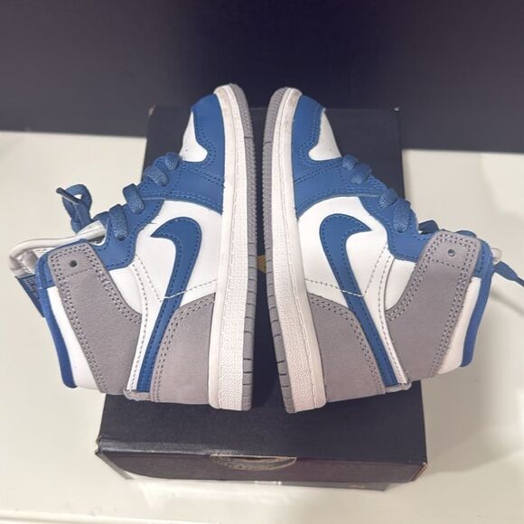 Kids Jordan 1 Retro High OG - Picture 4 of 7